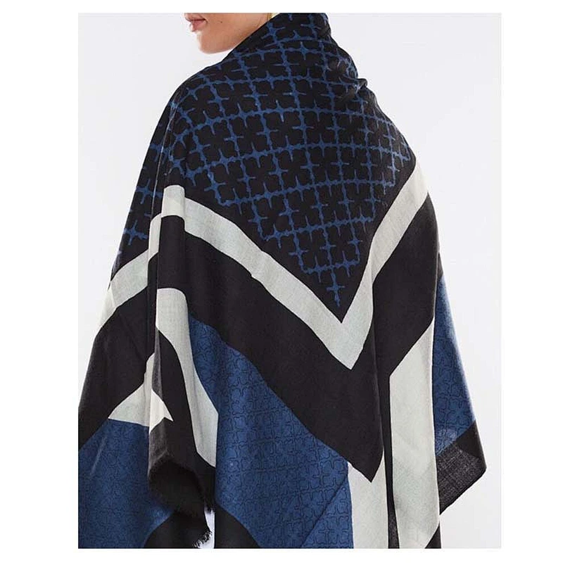 Wholesale autumn and winter new wool printing four-leaf clover big shawl cold wind warm air conditioning sunscreen shawl