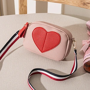Love Female 2020 Wholesale Spring Summer New Korean Fashion Trendy One-Shoulder Messenger Bag Small Crossbody Bag