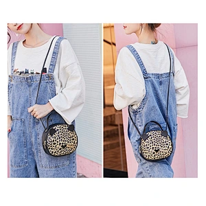 Wholesale Women 2020 New Small Bag Korean Style Crossbody Bag Cute Cat Pattern Trendy Small Round Bag