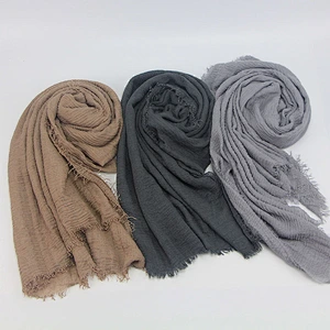 Factory Direct Cotton And Linen Solid Color Crinkle Short Beard Muslim Cotton Scarf Hijab