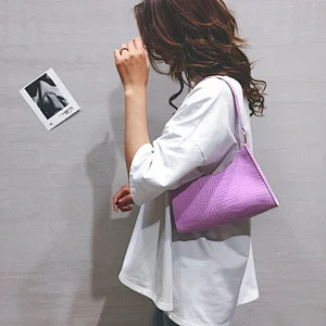 Women Handbag Retro Vintage Small Triangle Square Bags Leather Shoulder Bag Solid Color Tote Bag