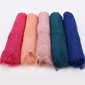 Cheap  Wholesale Monochrome Cotton Linen Lace Hijab Muslim Stitching Scarf