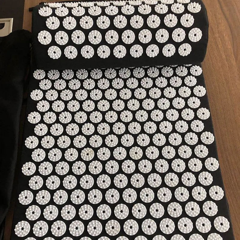 72*42cm mat+37*15*10cm pillow in  pouch  black+white color