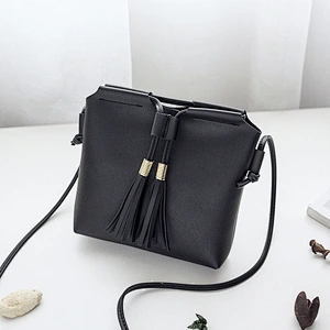 Fashion Womens Cheap Promotional Shoulder Crossbody Leisure Leather Tassel Messenger Bags