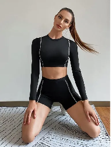 MERRY Contrast Top-stitching Sports Tee With Biker Shorts