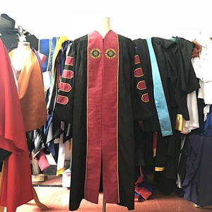 New Design High Quality Custom Maroon with Black Doctoral Bachelor Graduation Gowns with our Logo