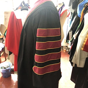 New Design High Quality Custom Maroon with Black Doctoral Bachelor Graduation Gowns with our Logo