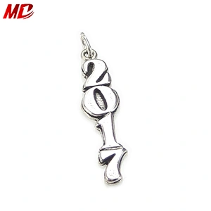 Silver 2017 Vertical Style Grduations Tassels Decoration Year Charms