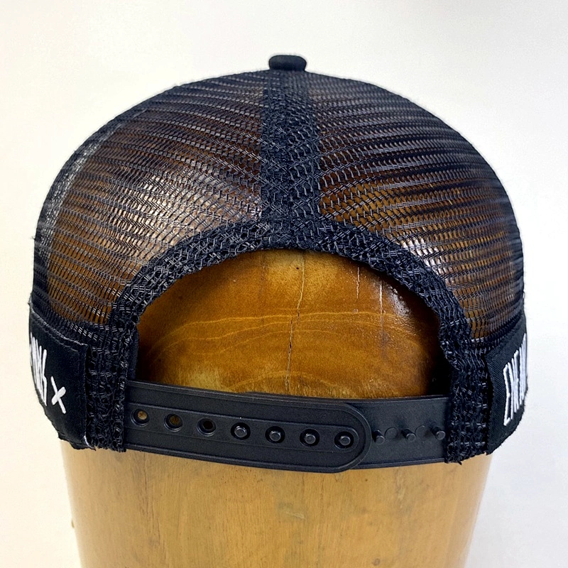 Capwindow Wholesale 5 Panel Mesh Hat and Sports Baseball Trucker Cap with Woven Strap