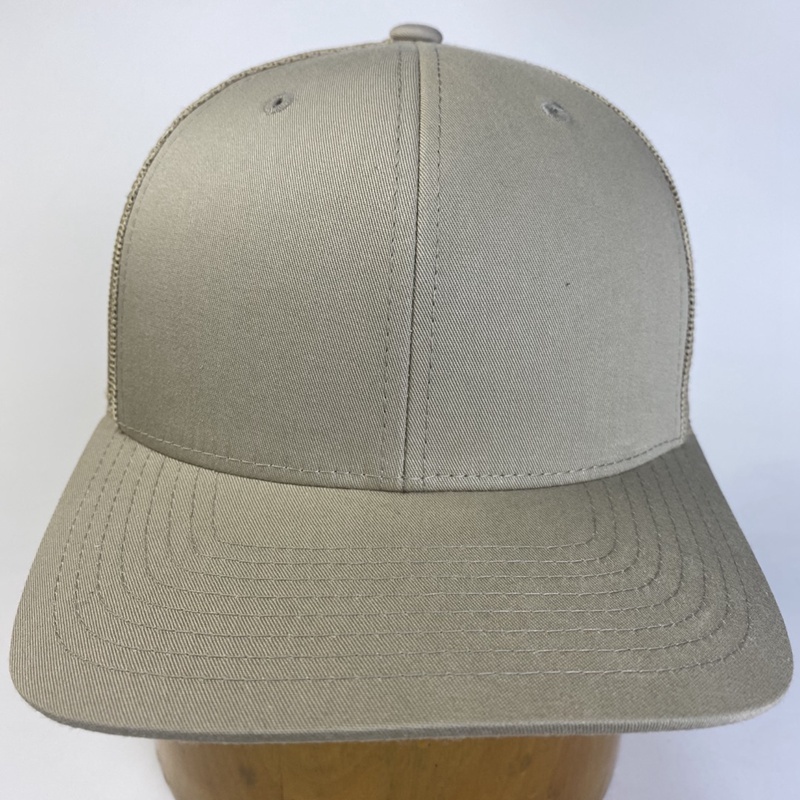 Custom High Quality Men Polyester Cap 6 Panel Plain Structured Slightly Curved Brim Mesh Snapback Trucker Hat