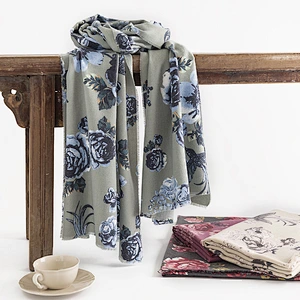 Trendy High Quality Custom pashmina Scarf For Adult Grid Pattern Print New Designer Women Scarf Warm Windproof Winter Scarves