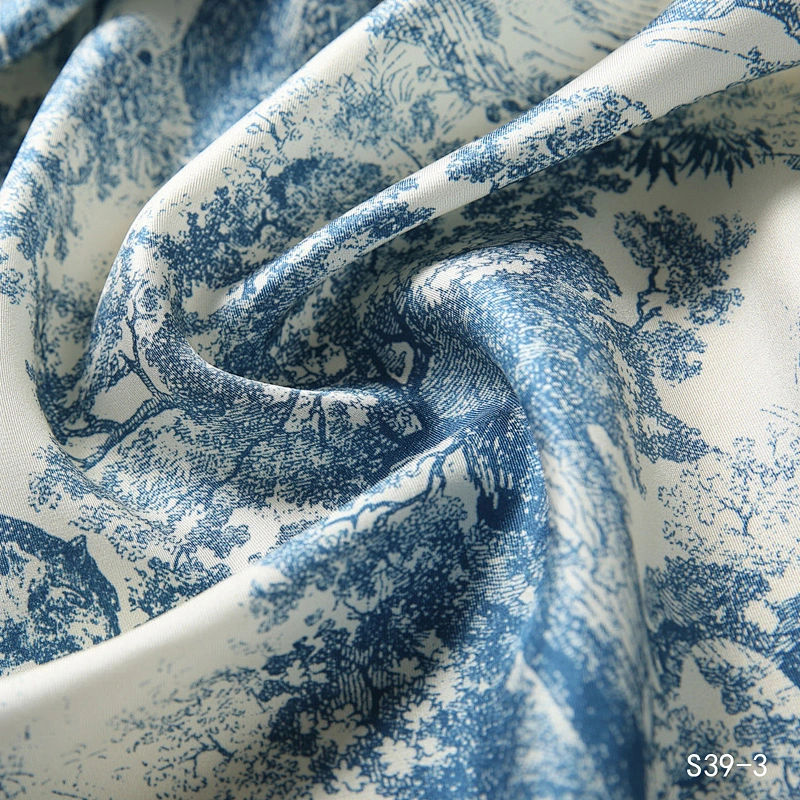 Scarf Manufacturer Wholesale Spring Summer Designer New Square Silk Scarf Colorful Printing Women Bandana