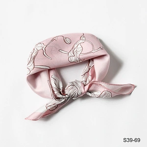 Wholesale Designer Shawls Pink Color Floral Square Scarves Custom Women Printing Silk Scarf 68X68CM