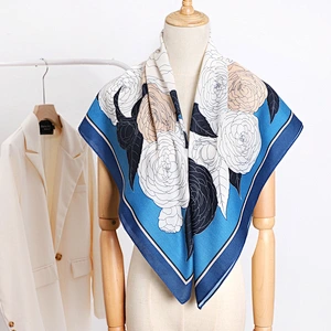 Luxury Popular 70X70CM Shawls Print Headcloth Women Four Seasons Sunscreen Small Fashion Floral Printed Bandanna Scarves Shawls