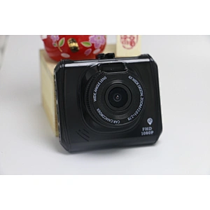 2.4インチHD 720PミニカーDVR