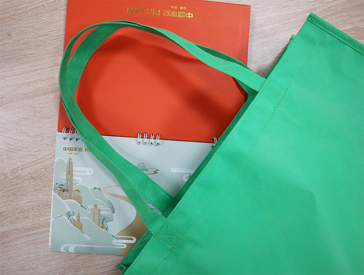 As leading reusable shopping bags manufacturers, we specialize in producing high-quality, eco-friendly bags.