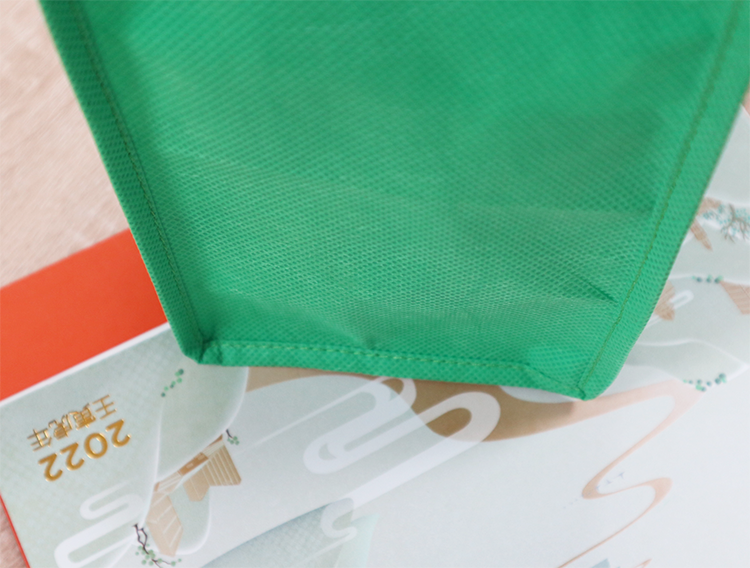As leading reusable shopping bags manufacturers, we specialize in producing high-quality, eco-friendly bags.