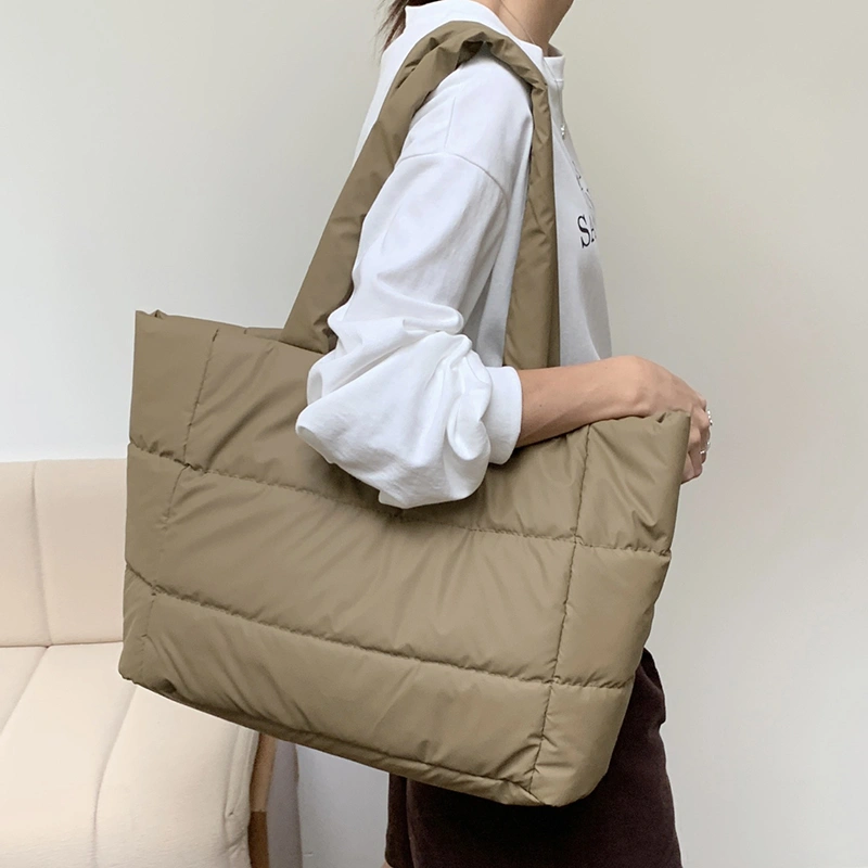 Explore the unique design features of simple tote bag design, their versatile uses, and how XINHUI offers customizable options.