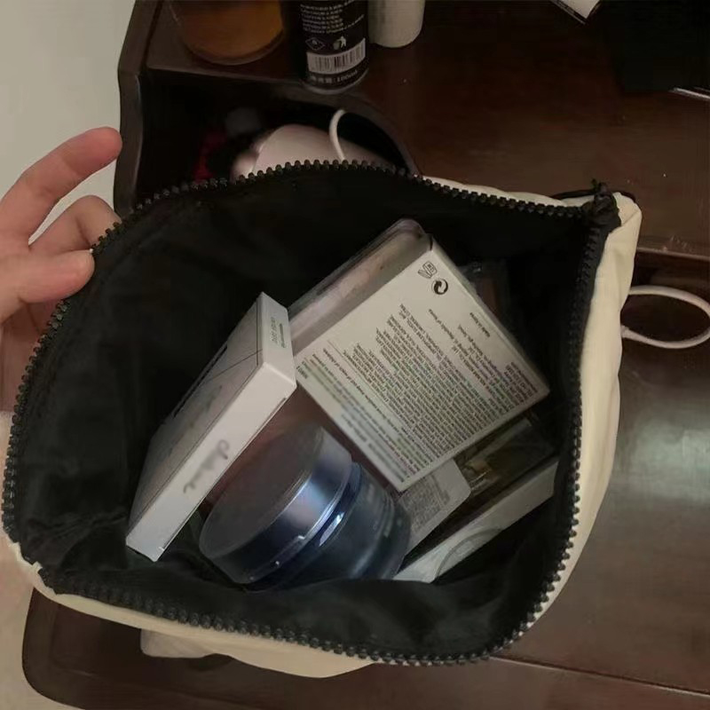 Explore the unique design features of custom makeup bags, their versatile uses, and how XINHUI offers customizable options.