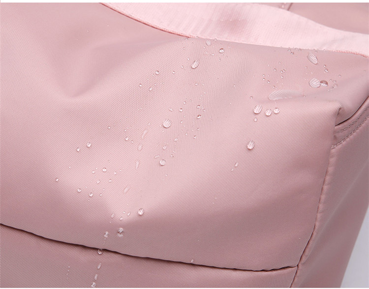 Explore the unique design features of dance travel bag, their versatile uses, and how XINHUI offers customizable options.