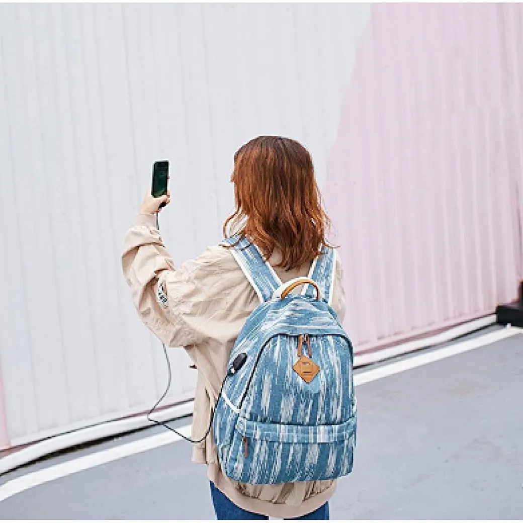 Explore the unique design features of work backpack women, their versatile uses, and how XINHUI offers customizable options.