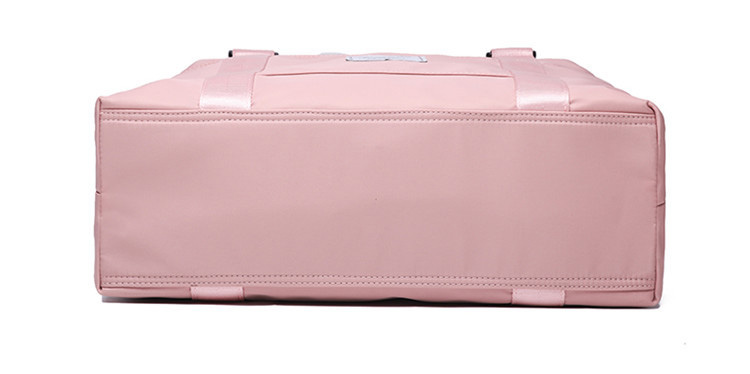 Explore the unique design features of dance travel bag, their versatile uses, and how XINHUI offers customizable options.