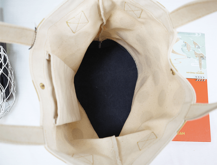 Explore the unique design features of yellow cotton tote bag, their versatile uses, and how XINHUI offers customizable options.