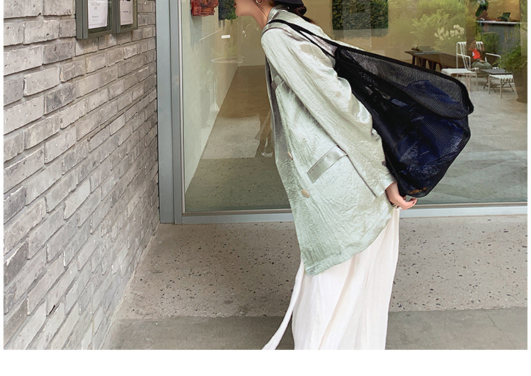 Explore the unique design features of mesh tote bag, their versatile uses, and how XINHUI offers customizable options.