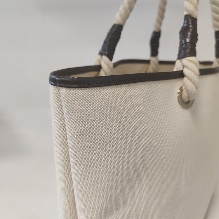 Explore the unique design features of canvas tote bags personalized, their versatile uses, and how XINHUI offers customizable options.