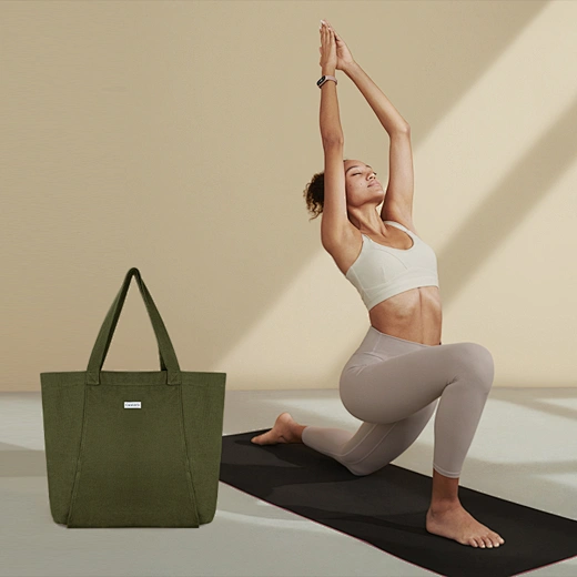 This yoga bag for mat features extra pockets and adjustable straps for maximum convenience.