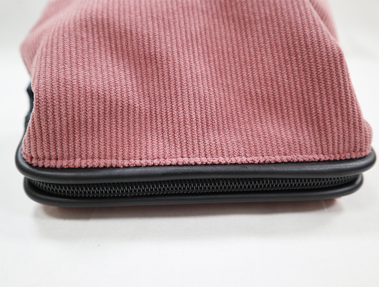 Explore the unique design features ofcorduroy makeup bag, their versatile uses, and how XINHUI offers customizable options.