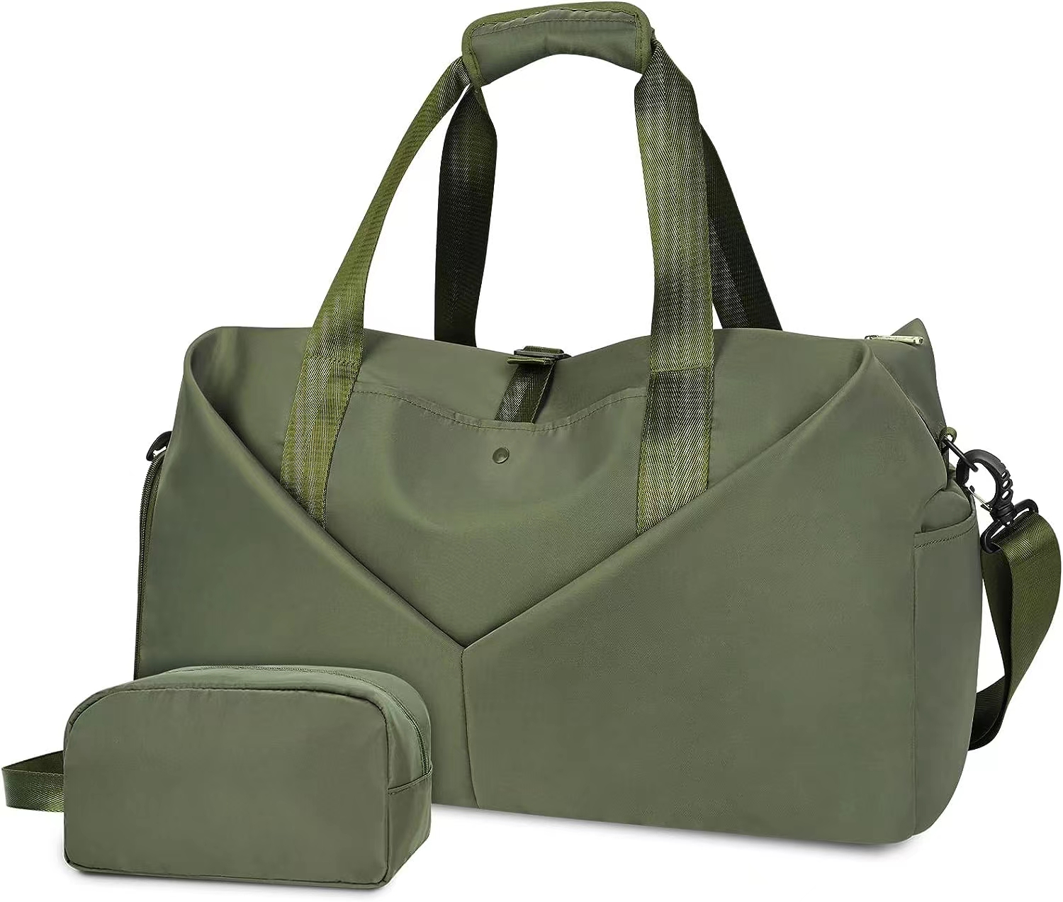 Discover the travel laundry bag features - this yoga bag boasts 3 front pockets for quick access to essentials like glasses, phone, and wallet