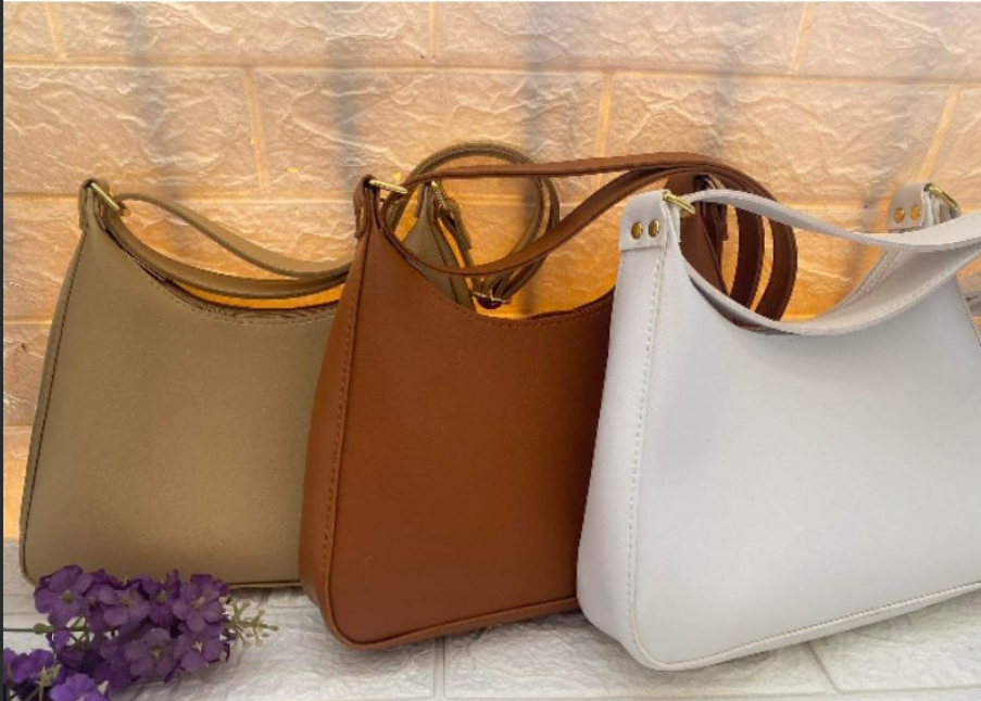 Discover which types of handbags best reflect a woman’s classic elegance—from structured totes to quilted chain bags. Explore timeless styles and learn how XINHUI helps brands create custom, high-quality handbags through OEM & ODM services.