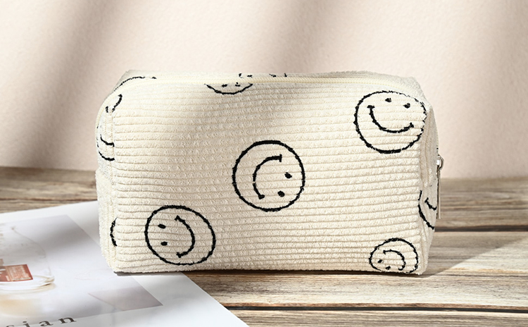 Explore the unique design features of corduroy handbags, their versatile uses, and how XINHUI offers customizable options.