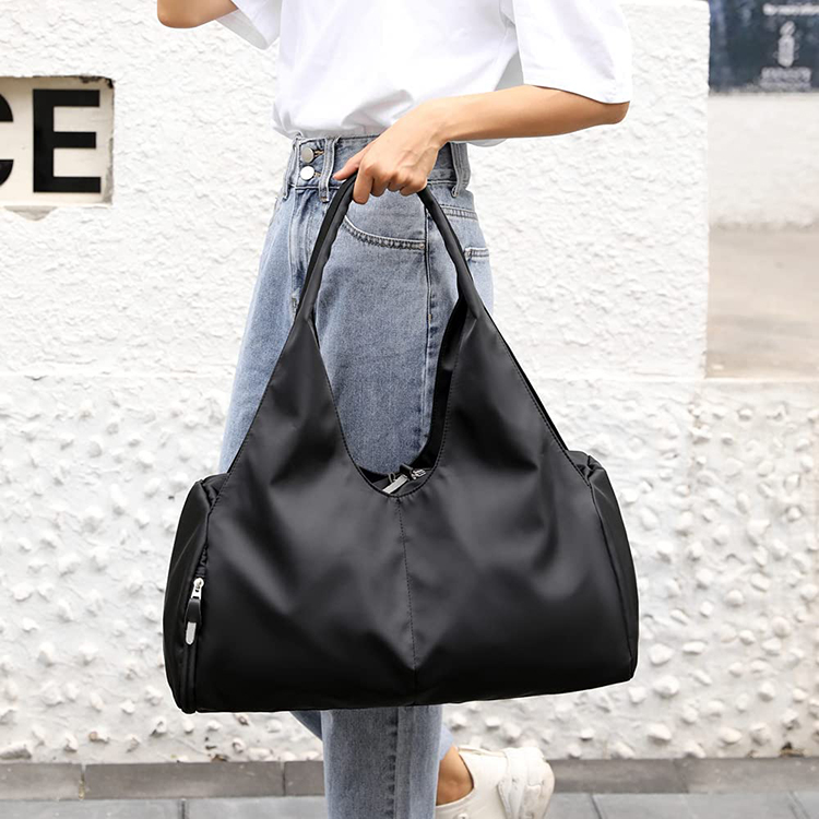 Explore the unique design features of workout tote bag, their versatile uses, and how XINHUI offers customizable options.