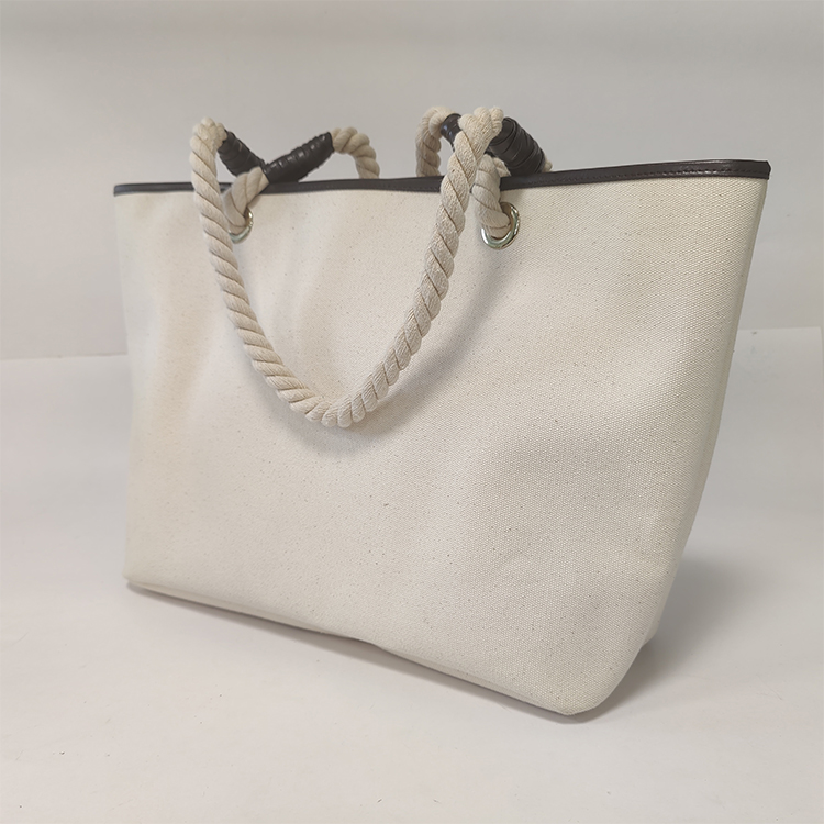 Explore the unique design features of canvas tote bags personalized, their versatile uses, and how XINHUI offers customizable options.