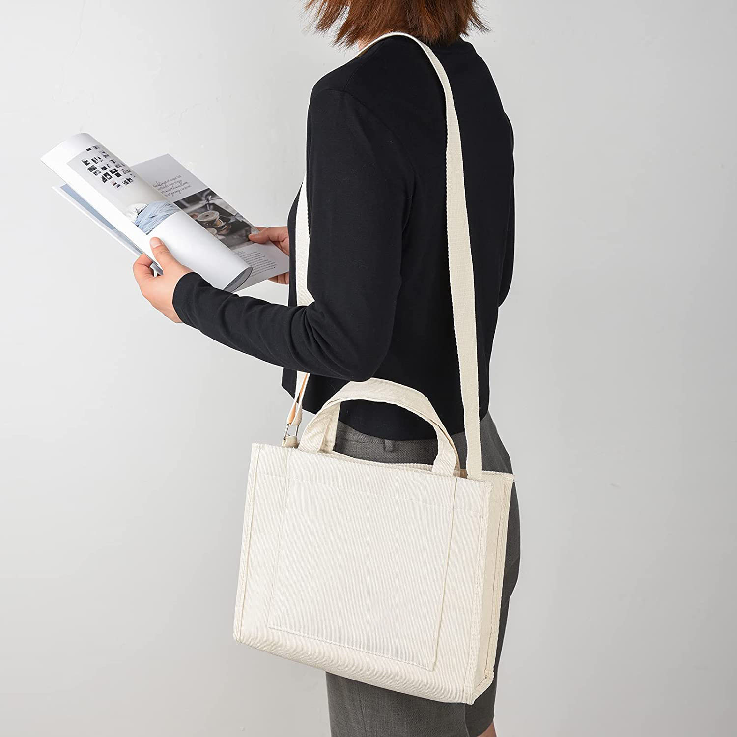 Explore the unique design features of corduroy tote bag for women, their versatile uses, and how XINHUI offers customizable options.