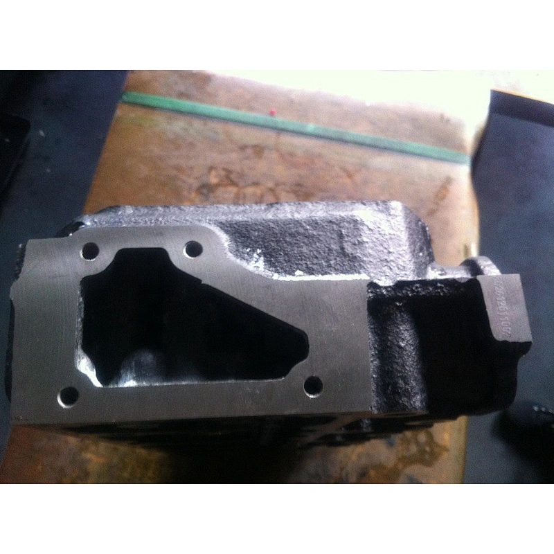 TD23 engine cylinder head