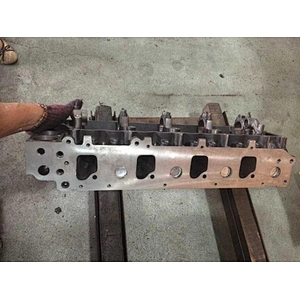 4HE1 Cylinder head