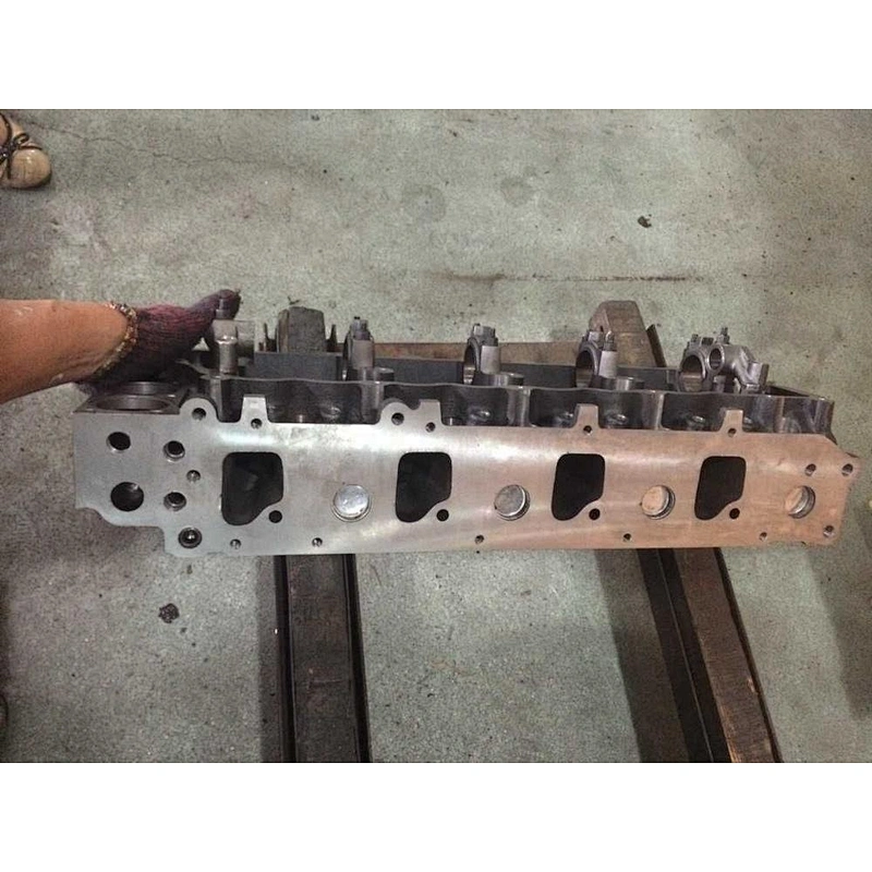 4HE1 Cylinder head