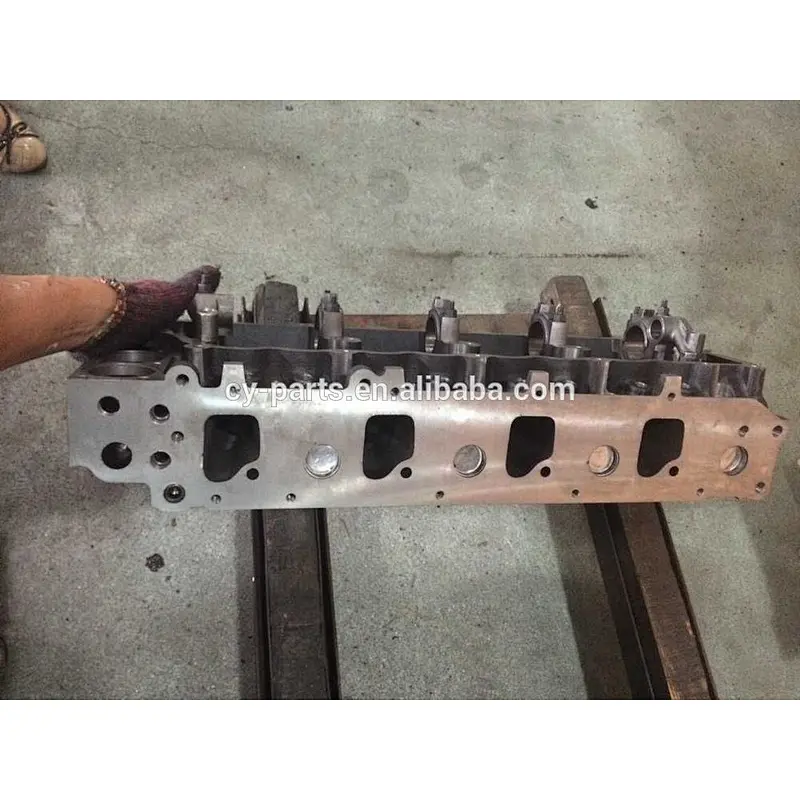 4HE1 DIESEL ENGINE CYLINDER HEAD 8-97358-366-0 8973583660