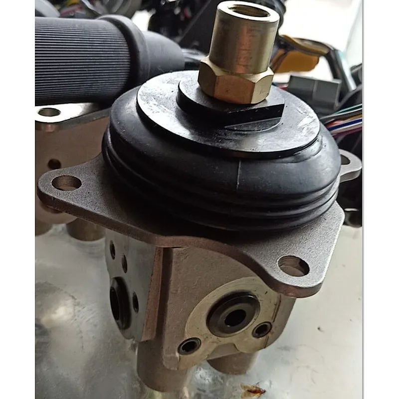 PC240-7 Pilot valve/remote control/joystick