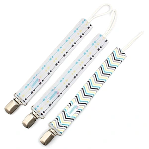 Hot selling baby feeding pacifier plastic dummy clip set