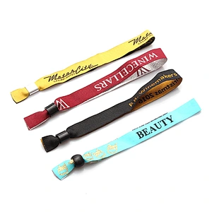 The latest custom personalize thin wristbands for wedding favor
