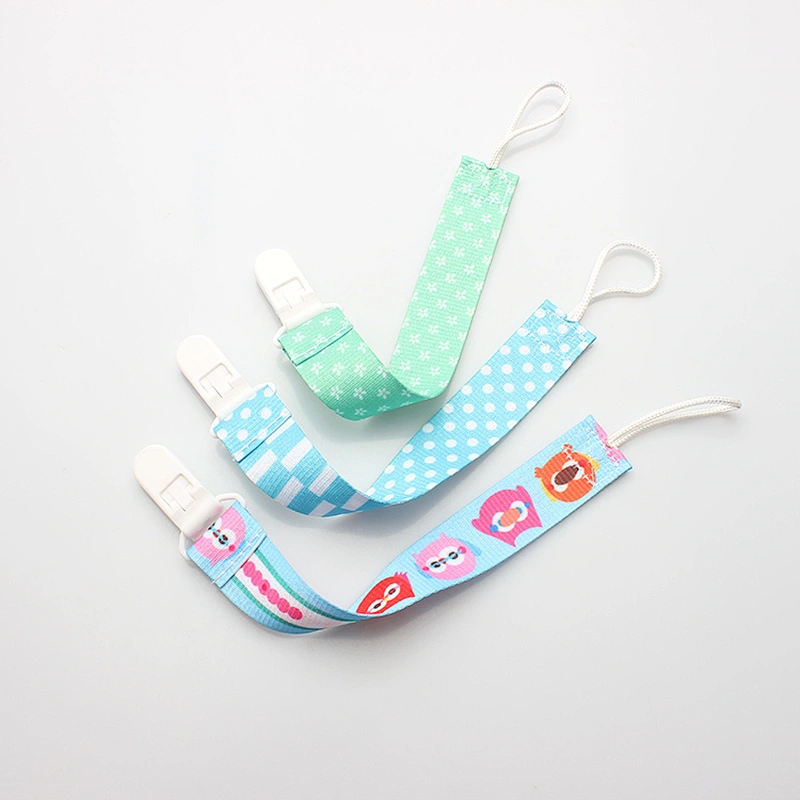 Eco-friendly plastic baby girl pacifier clips dummy holder