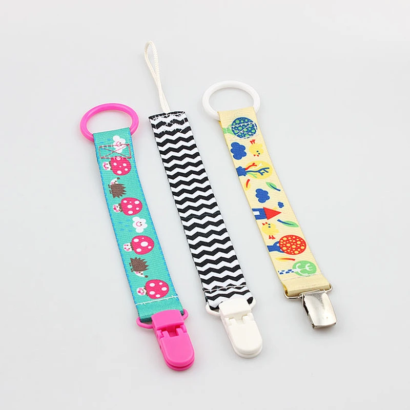 Wholesale lovely design baby feeding personalized pacifier clip