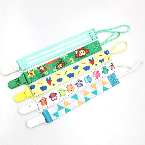 Wholesale durable custom eco friendly pacifier clip for baby