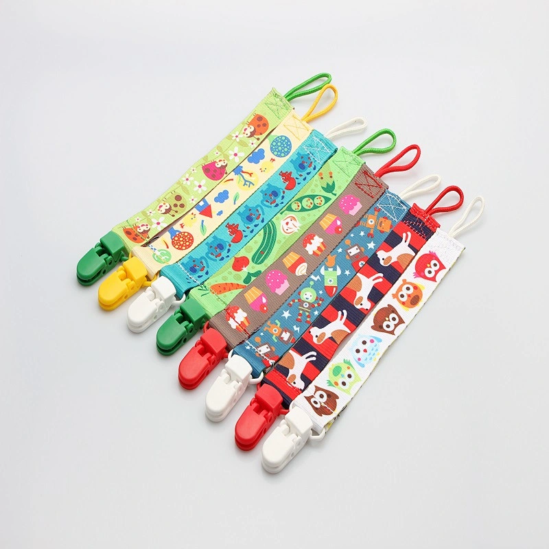 High quality eco-friendly plastic baby plastic pacifier clips