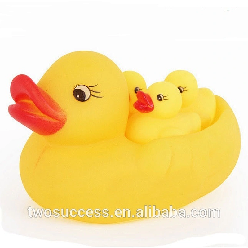 Wholesale Floating Ducks Baby Bath Toy Lovely Animal Plastic Water Play Baby Bath Toys With Sound Squeeze