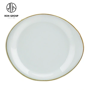 Wholesale Hotel Restaurant Classic Ceramic White Porcelain Random Plate